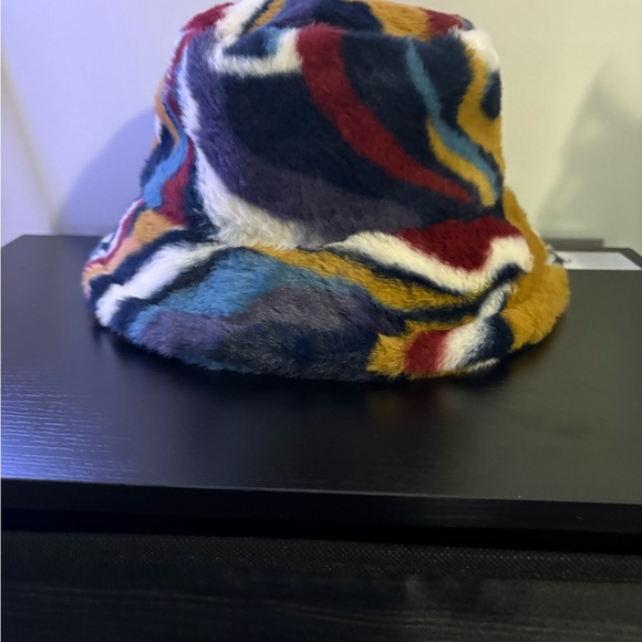 Multicolor Faux Fur Bucket Hat - Picture 4 of 6